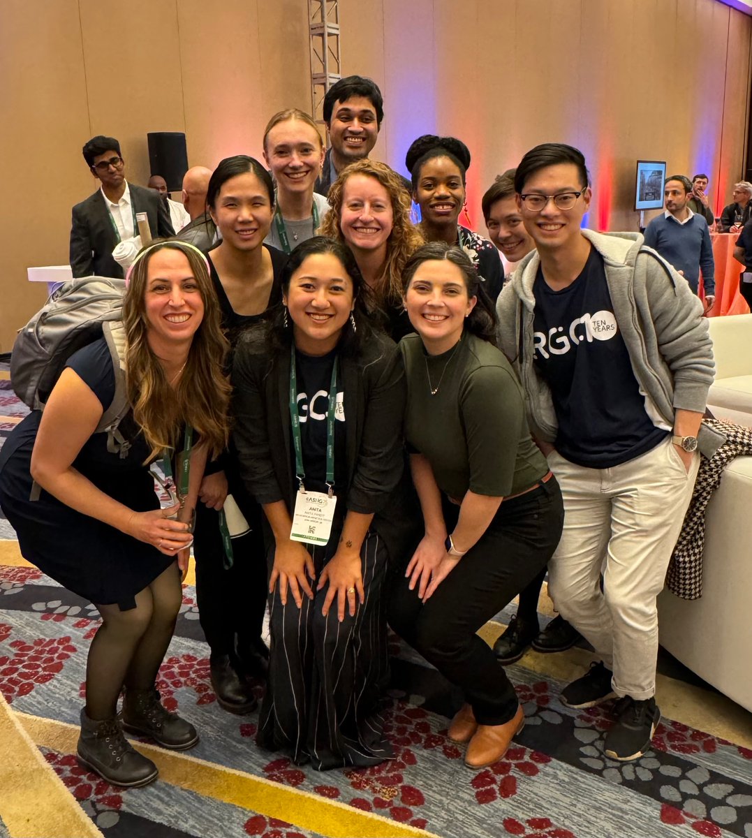 Always great to catch up with @UMich grad school friends! Go Blue! 〽️💙 #ASHG23 @Jasamack @m_t_mcnulty @AbhayHukkuBST @ellenmschmidt @weizhouw @tidnapatina @wu_khh Sarah Hanks & Aubrey Annis