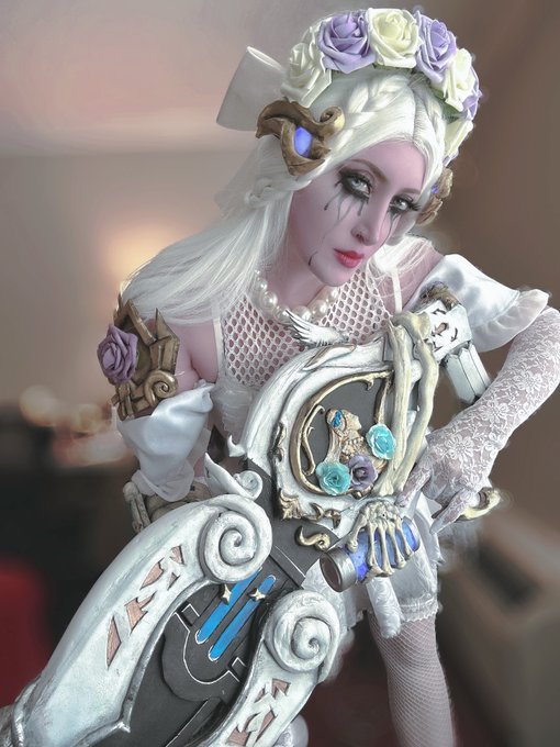 I was Ghostly Bride Widowmaker at Blizzcon today UwU https://t.co/h9Nu8nvKn7