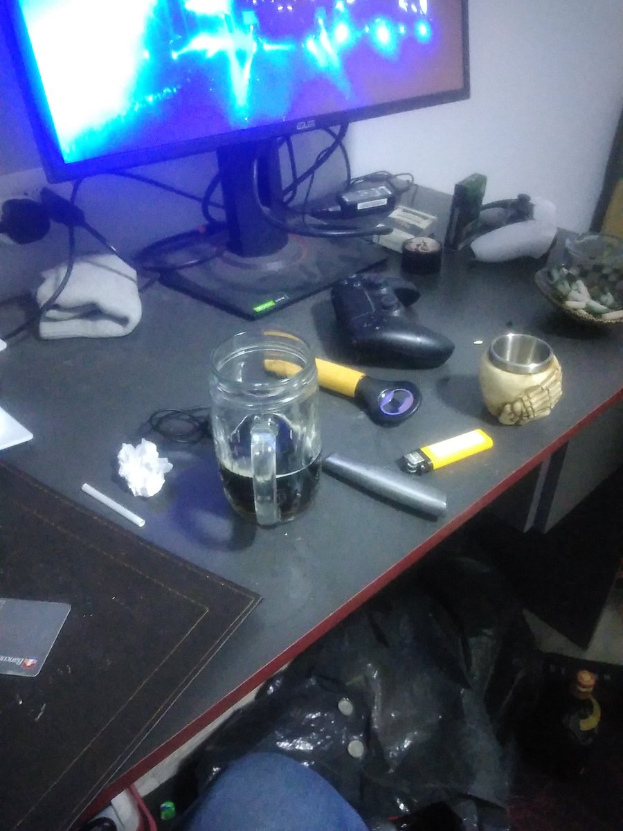 marcelotremort's tweet photo. @xoxo25sex Ajaja preparando algo igual https://t.co/cSGiwQwOEb