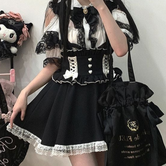 Maidens_Reve's tweet photo. 💕Maiden's Rêve
    プレゼントキャンペーン°˖✧

🎁地雷系/量産型オープンショルダーブラウス+レースアップスカートセット🎁
https://t.co/gHOXR0VSpo

🎀参加条件🎀
→@Maidens_Reveをフォロー
→このツイートをRT

🎀締め切り🎀
　12月20日

❣ご希望のカラーをコメント/引用RTで当選確率アップ❣ https://t.co/8xbKiNVM4G