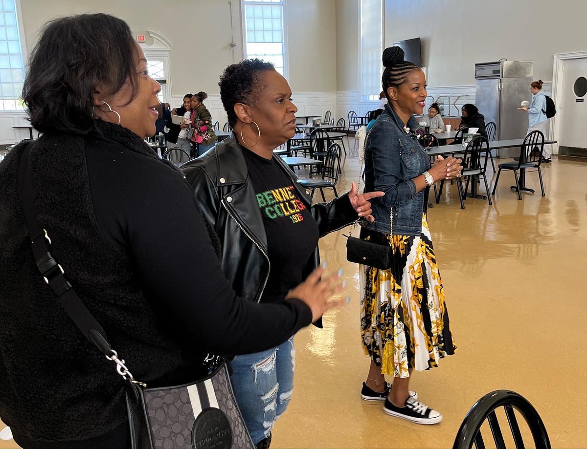Hello Belles! It's always so nice when our alumnae are on campus. Today, Bennett Belles, in town to celebrate A&amp;T's homecoming, enjoyed lunch in the caf with their Belle Sisters! So, so special!

#BennettBellesDoItWell 
#sisterhood
#GHOE