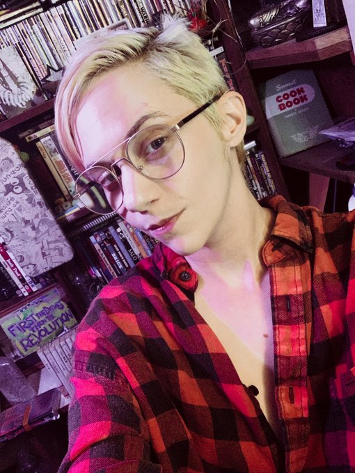 Come hangout with me LIVE:   I&rsquo;m crafting and listening to music  https://t.co/uxu0OwklEe https://t.<a href="/tag/mvsales"class="tags"><span>#mvsales</span></a>