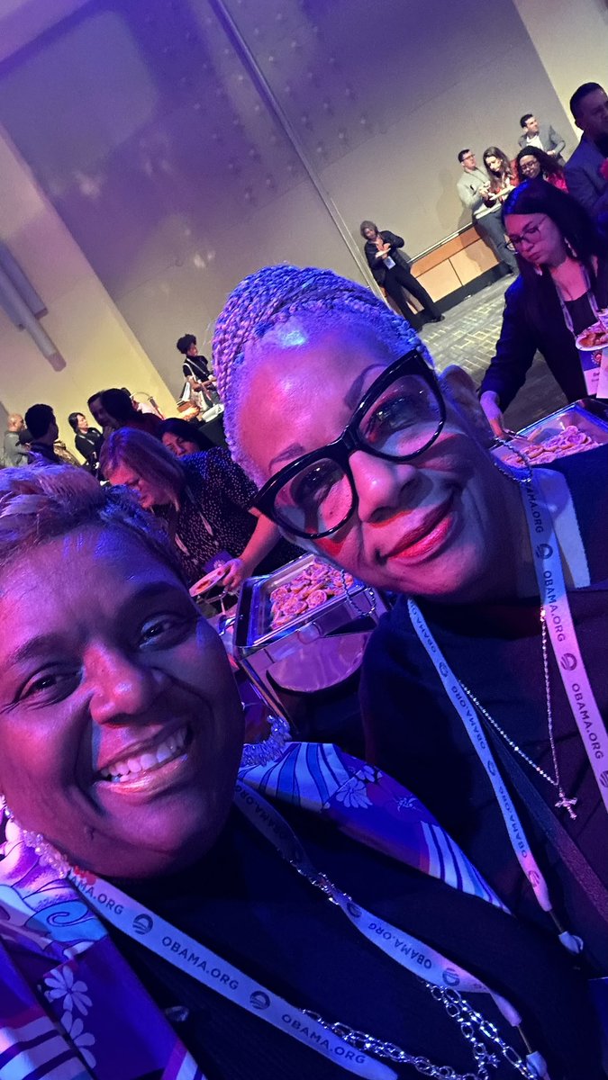 Had a chance to take a pic with Angela Ingram, Vice President of IHeartMedia. #AClassAct