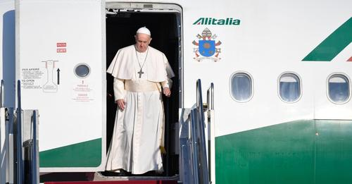 vaticannew's tweet photo. Đức Giáo hoàng @Pontifex  sẽ có một chuyến viếng tông đồ đến Dubai cho COP28, xác nhận Matteo Bruni, Giám đốc Văn phòng Báo chí Holy See, vào thứ Sáu.

Đọc thêm: https://t.co/QnG9a2DuEM https://t.co/BuOEsUwA3m