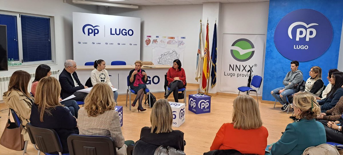 QuintanillaCarm's tweet photo. Quiero dar las gracias a @ElenaCandiaLu por él encuentro que mantuve anoche con mujeres y jóvenes rurales, en el que me presento el manifiesto del @PpLugo357 por el mundo rural, empleo, conciliación, liderazgo, gracias @ElenaCandiaLu por tu compromiso rural https://t.co/WbMMXGO19q