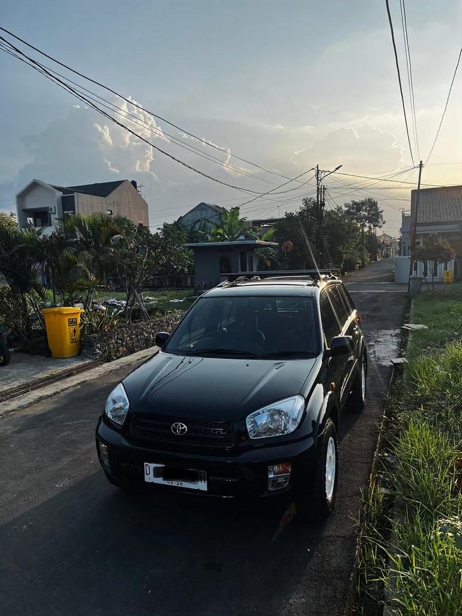 Suka Mobil Tua tweet media