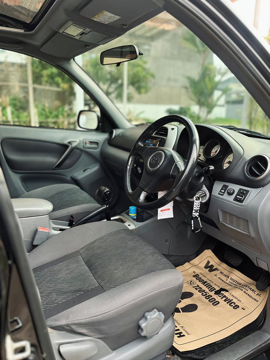 Suka Mobil Tua tweet media