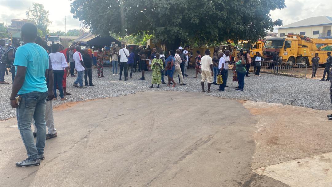 tescon_knust's tweet photo. 📸  Live from the Oforikrom Constituency.
As early as 6am, Delagates were ready and around to wait for the process to begin. This show their readiness to choose a leader to lead the party. https://t.co/weqDvao8Mq
