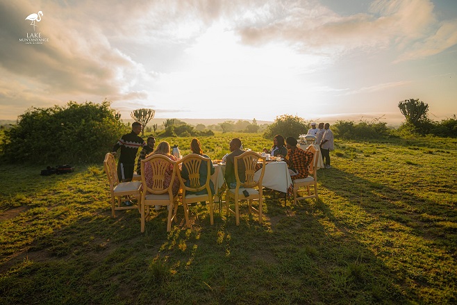 Lake Munyanyange Caves Lodge tweet media