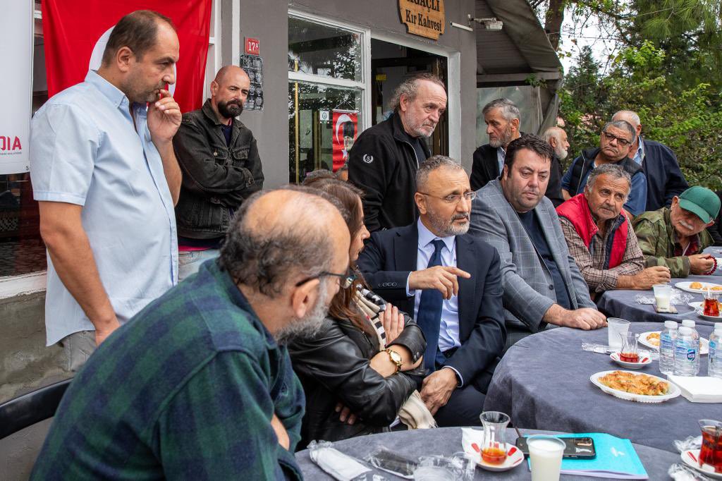 Dr_MBulentOzmen's tweet photo. Yılların hasretini bitiriyoruz. Eyüpsultan Ağaçlı Mahallesi’ni doğal gazla kavuşturmaya günler kaldı. Ağaçlı sakinlerimizle bir araya geldik, gazlama öncesi ihtiyaçları ve talepleri yerinde konuştuk. Az kaldı.
@ekrem_imamoglu 
@igdaskurumsal 
#eyüpsultan
#ağaçlımahallesi https://t.co/XYdywQyy9Z