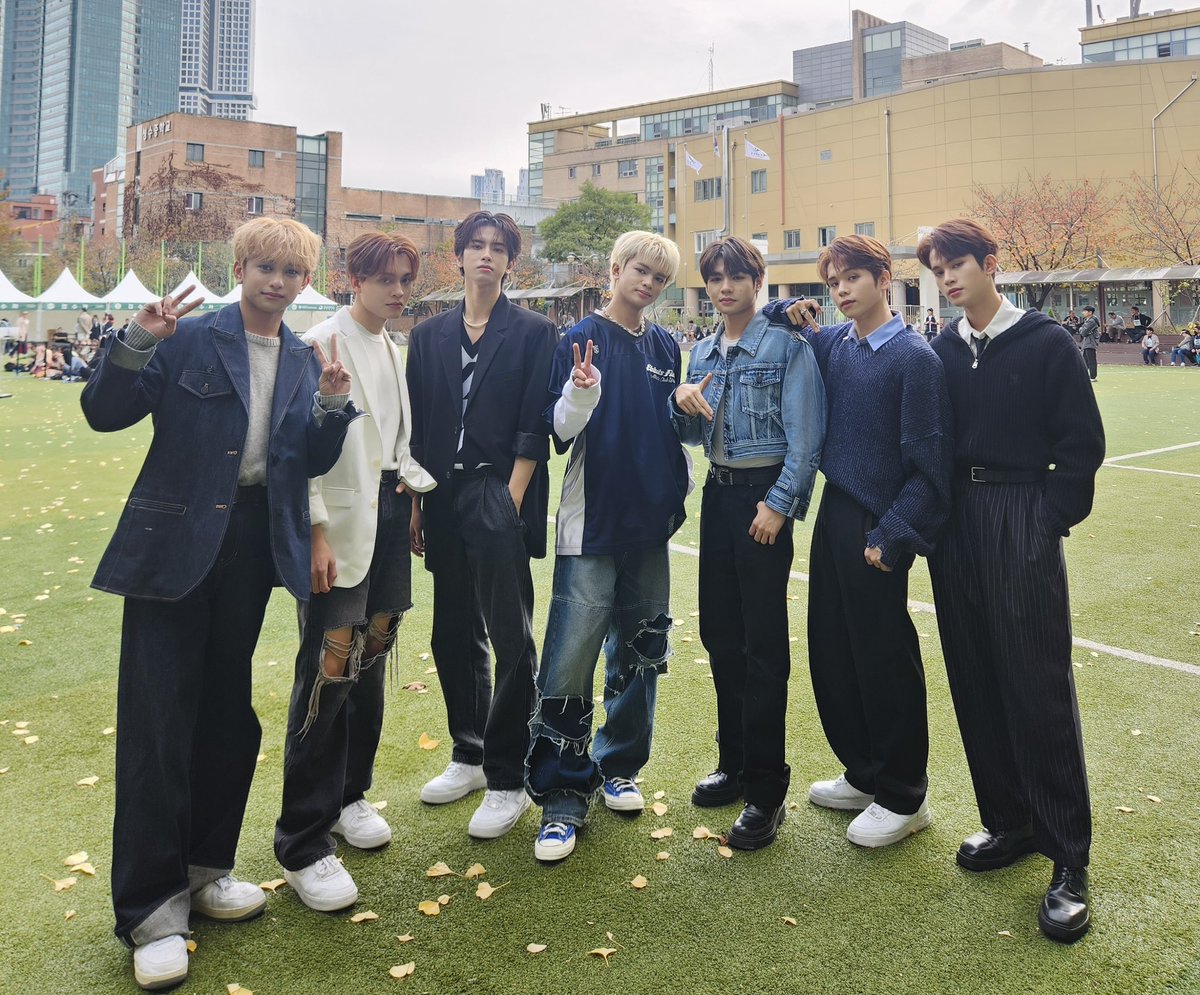 2023. 11. 04

@ 2023 서울교육가족 플로깅 대회

#HORI7ON #호라이즌 #SIX7EEN