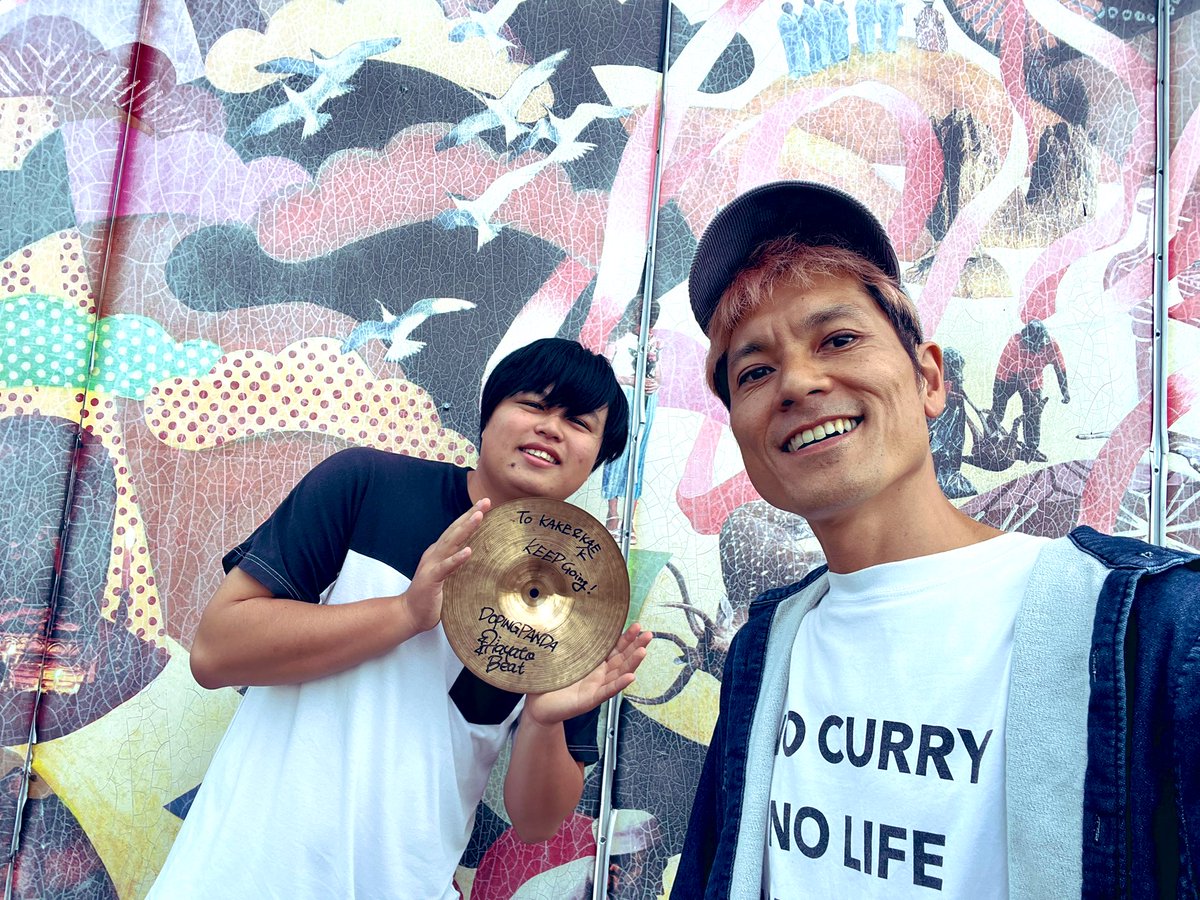 dpdr_HAYATO's tweet image. New Sprint（愛媛の若者）@New_Sprint_  いつもレコーディング誘ってくれてありがとう。
KAKE&amp;amp;KAKEのスプラッシュシンバルに落書きしてきた。
#誰もKAKE&amp;amp;KAKEとは呼んでない
#雑談しながら書いてたら色々間違えた😂
#スタジオトリゴロ