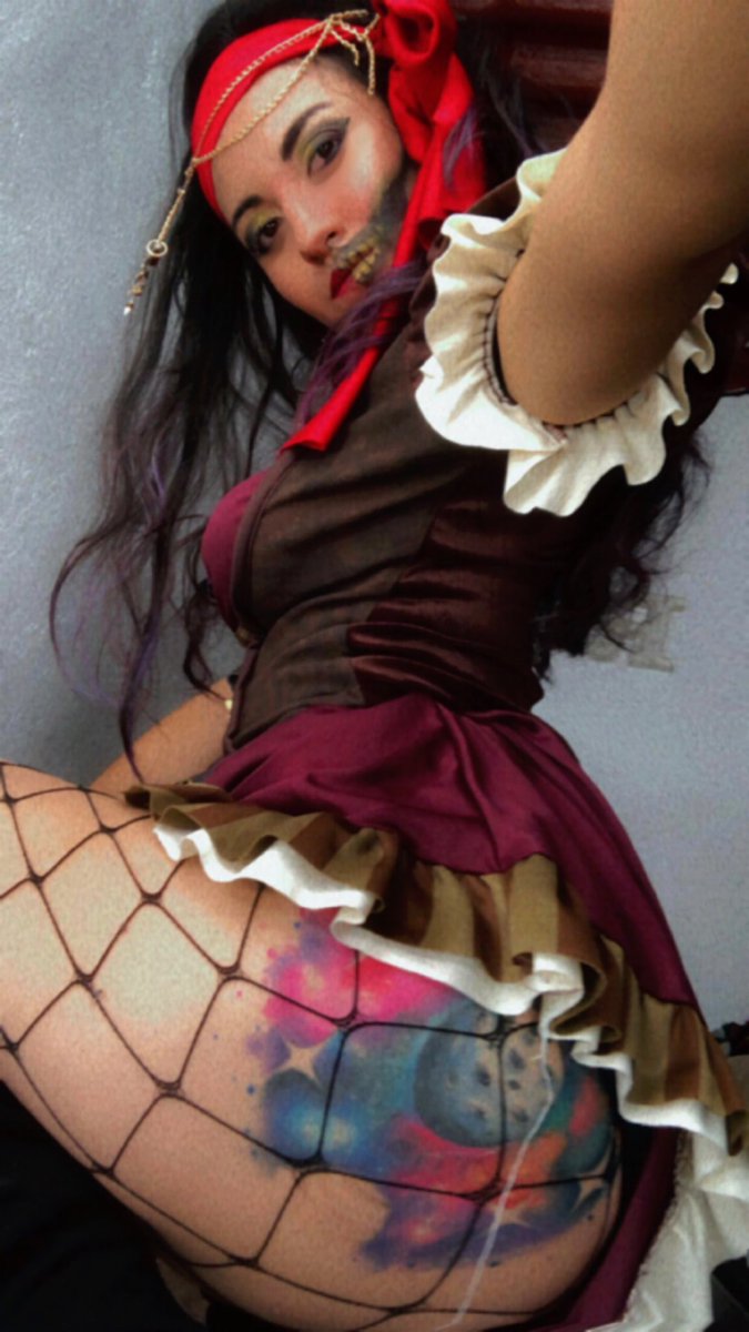 Rt si me enterrarías tu espada (💙💦)🙊🏴‍☠️🏴‍☠️🏴‍☠️o me dieras tu Conchita para lamer la perla 🥵🫣 (🩷🦪)