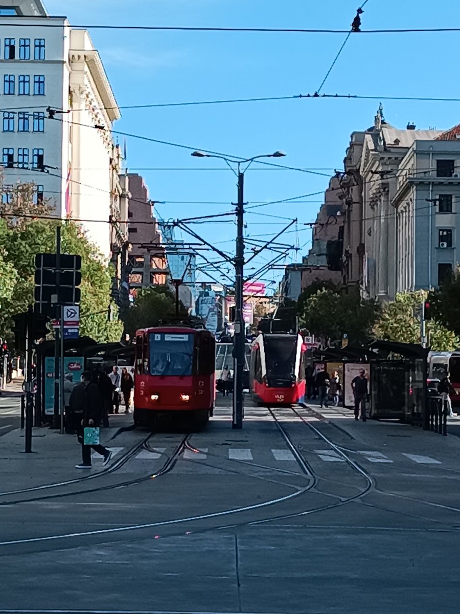 Bu antika tramvaylara binip beles tum gun karış karış Belgradi gezebilirsiniz