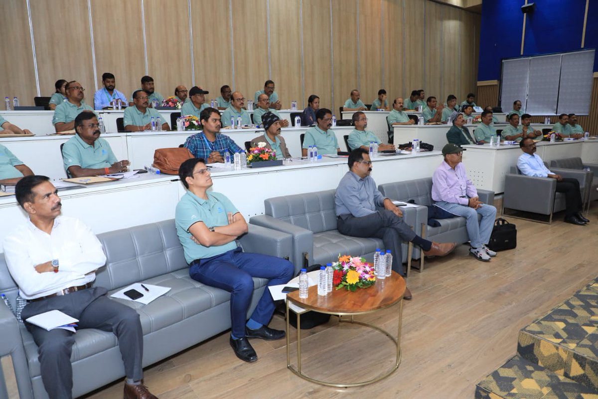 TPCentralOdisha's tweet photo. Day 2 of our Vigilance workshop at #TPCODL was enriched with insightful sessions, including discussions on discrete and open enquiries, investigation techniques, and the important provisions of the Prevention of Corruption Act. We were honoured to have amongst us Shri. Radhakrishna, SP Odisha State Vigilance and Shri. Jaya Narayan Rana, Retd, SP, CBI. The concluding session was graced by Director General State Vigilance, Shri Yeshwant Kumar Jethwa, IPS and also  Shri Arvind Singh, CEO, TPCODL. The DG Vigilance assured all assistance to the Management of TPCODL in matters of vigilance.

#TPCVigilanceWorkshop #VigilanceWeek
