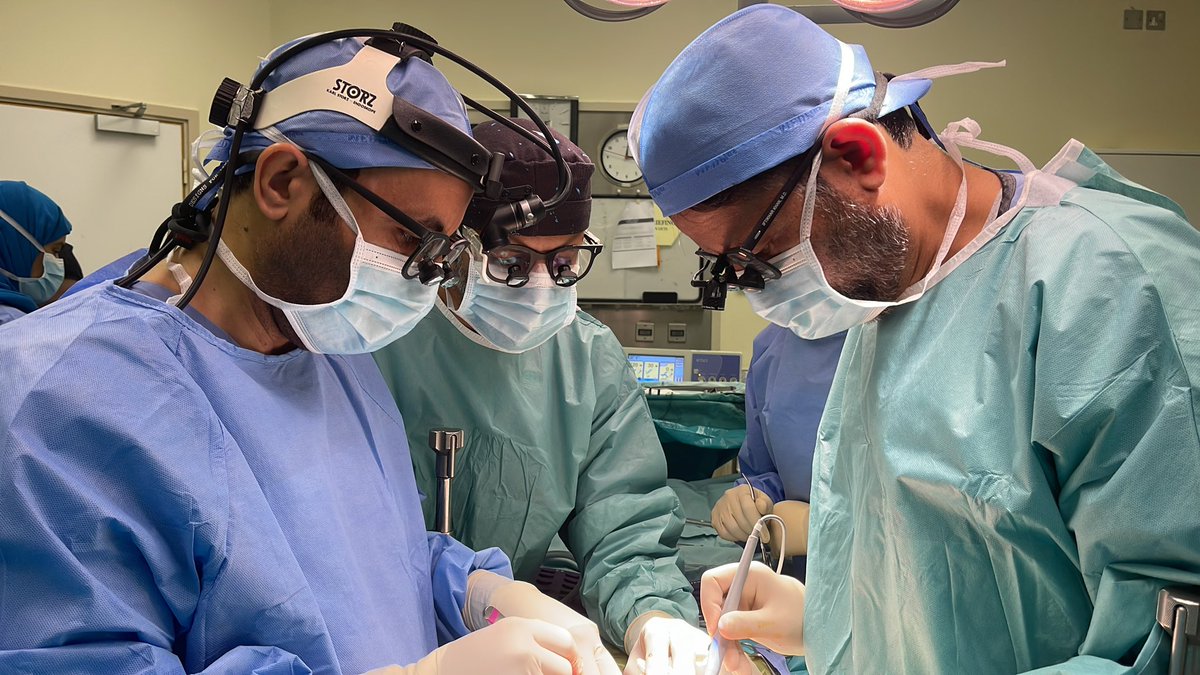 أمر جرّبته طوال حياتي 
ووجدت فيه البركه والتيسير 
وكثير من زملائي يفعلون نفس الشيئ 
لا ندخل عمليه إلا متوضئين
قارئين لسورة الفاتحه وآية الكرسي 
ثم دعاء ( اللهم لا سهل إلا ما جعلته سهلا …وأنت تجعل الحزن إذا شئت سهلا)
ونجد أثرها وبركتها على مرضانا وأنفسنا دوما 🙏