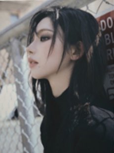 สาวผมสั้นที่เล่นกับใจ