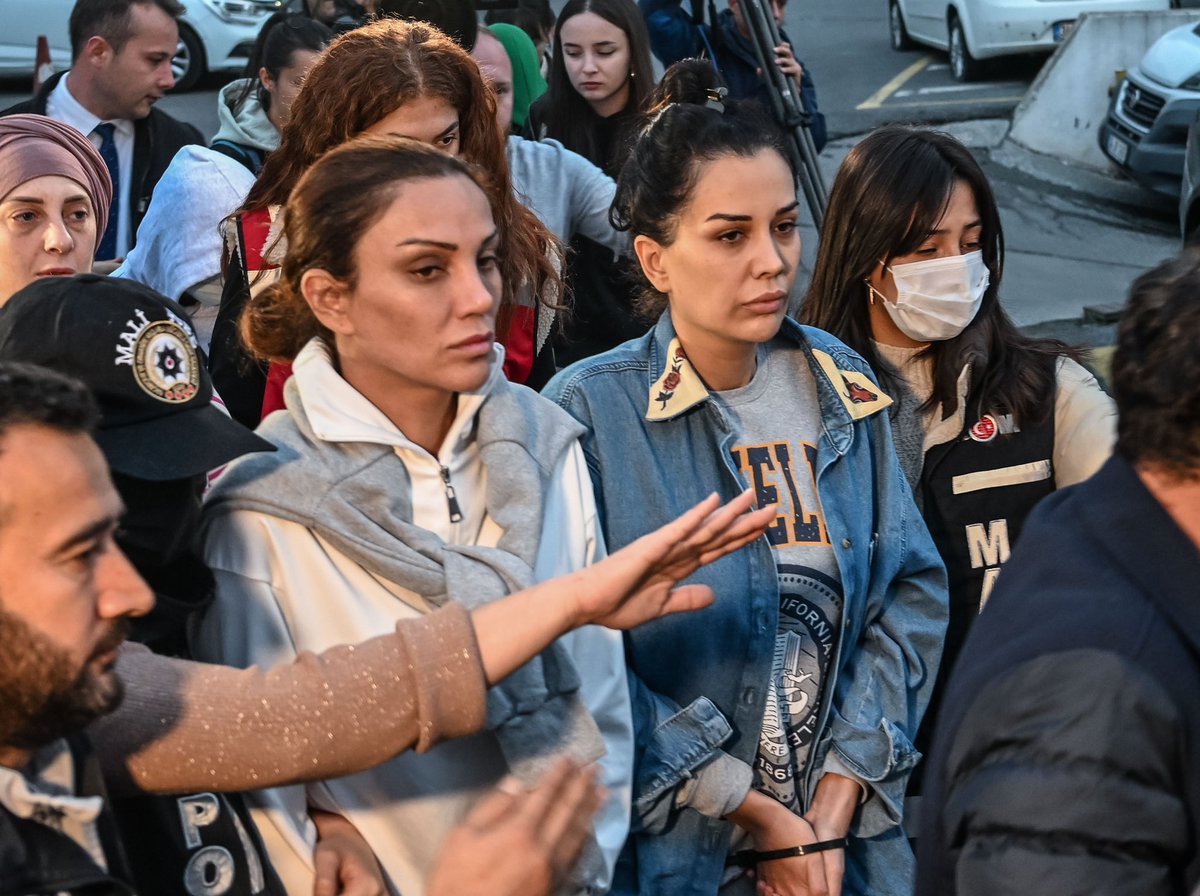 pusholder's tweet photo. Dilan Polat: “Şirketlerin hareketleri, para giriş çıkışlarıyla eşim ve muhasebe birimi ilgileniyor. Ben sadece reklam yüzüyüm.” https://t.co/6ZUJFEGVpQ