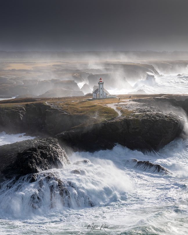 #Bretagne Quand la #tempete fait rage à Belle Île en Mer Impressionnant ! 💨💨💨 par <a href="/mathieurivrin/">Mathieu Rivrin - Photographies</a>