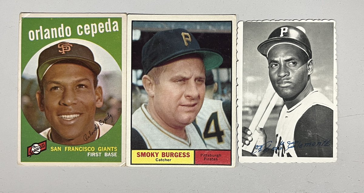Oregarus's tweet photo. Mini #Mailday. Smoky & Orlando care of @Anthony_Blaine. Love my #HobbyFamily because these sets don’t build themselves. The #1969Topps Deckle Clemente finished the base set and leaves just the Wynn for the master set win. #Topps #SetBuilder #SetBuilding #1959Topps #1961Topps https://t.co/L4ATwoEv0P