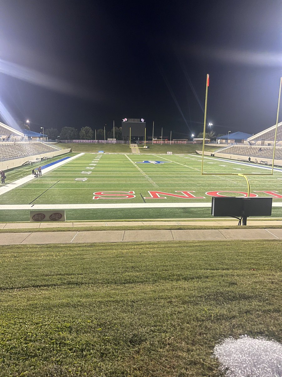 I wanna sit here and acknowledge my teammates. I’ve had an amazing time with my class of 24’ and every one else I wanna say to all you seniors that I’ve had an amazing season with yall boys and you guys go ball out whenever or wherever yall go! Always my family!💙 6-4 to finish.!