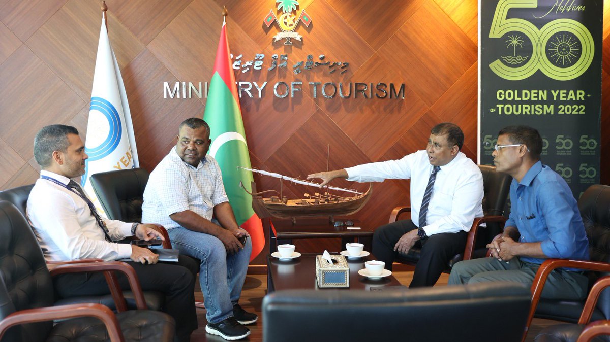 On 1st Nov, Inguraidhoo Constituency MP @HassantayMDP &amp; Raa Fainu Council President Moosa Umaru had a meeting with Tourism Minister Dr. Mausoom  <a href="/Mausoom_Maus/">Abdulla Mausoom</a> &amp; DDG Ali Shinan. They discuss areas of support &amp; cooperation to Fainu tourism.