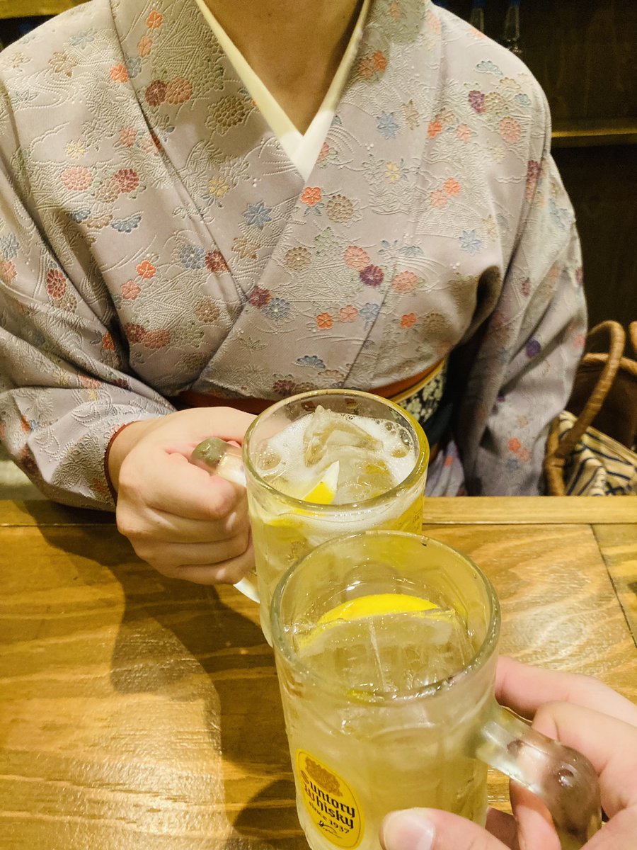 昼飲ーーーーーーみ🍻 https://t.co/IeL3j6aPqt