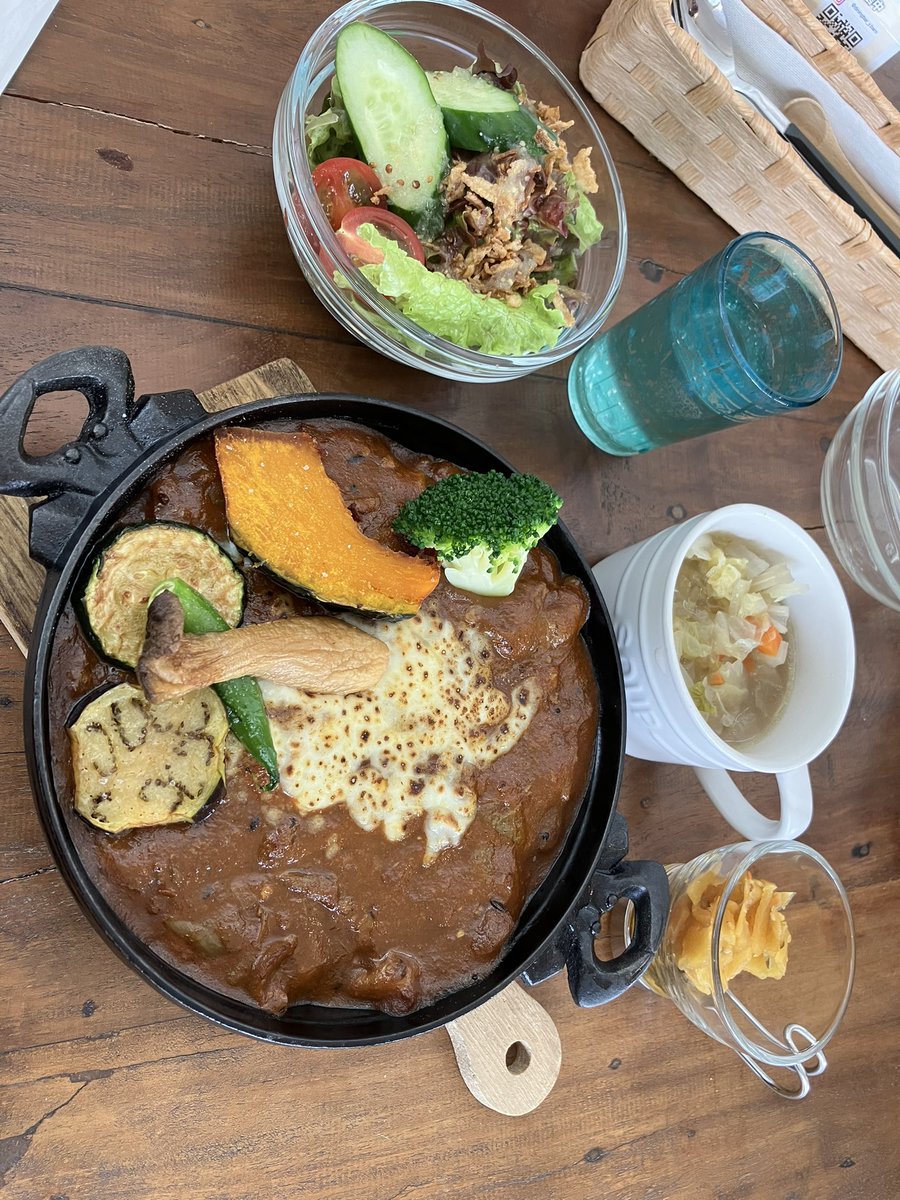 TaMa1991's tweet photo. ちょっと気になってたお店 #Ybarn へ…内装凄い!
焼きカレー頂きました🍛
#御代田町 #長野県 https://t.co/D89fLnZL6Y