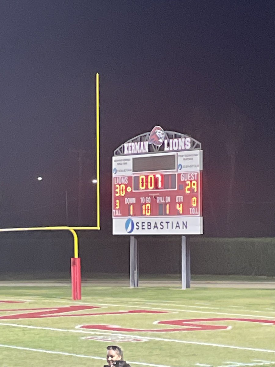 PAGMETER's tweet photo. Football final
Kerman 30 Golden West 29
Lions Nick Grawal with the game saving interception on the 3 yard line!! https://t.co/bEPNBpGa8R