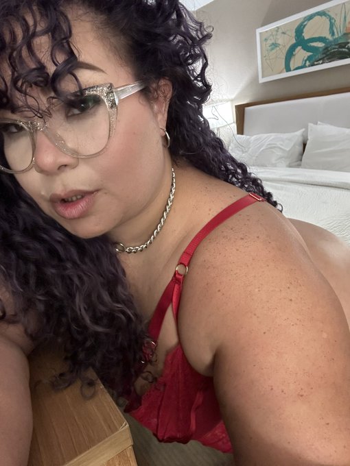 Something about me: I never run in packs, that way I avoid unnecessary drama around me. 💋 https://t.