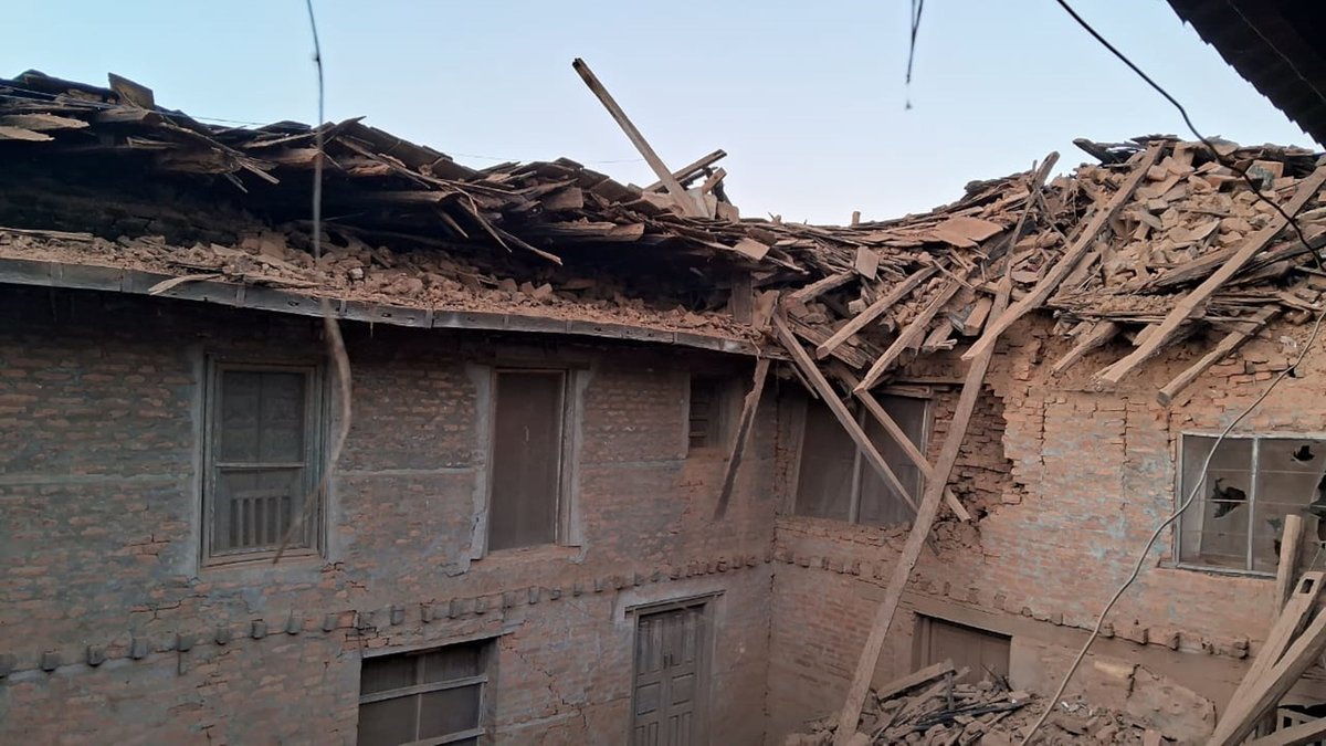 bbcnepali's tweet photo. शुक्रवार मध्यरातिको भूकम्पबाट पश्चिम नेपालका विभिन्न जिल्लाहरू प्रभावित भएका छन्। हालसम्म कम्तीमा १२८ जनाको मृत्यु भएको पुष्टि भएको छ। भूकम्पले पुर्‍याएको क्षतिका केही तस्बिरहरू हेर्नुहोस्
तस्बिर : RSS
#BBCNepali #NepalEarthquake #Earthquake