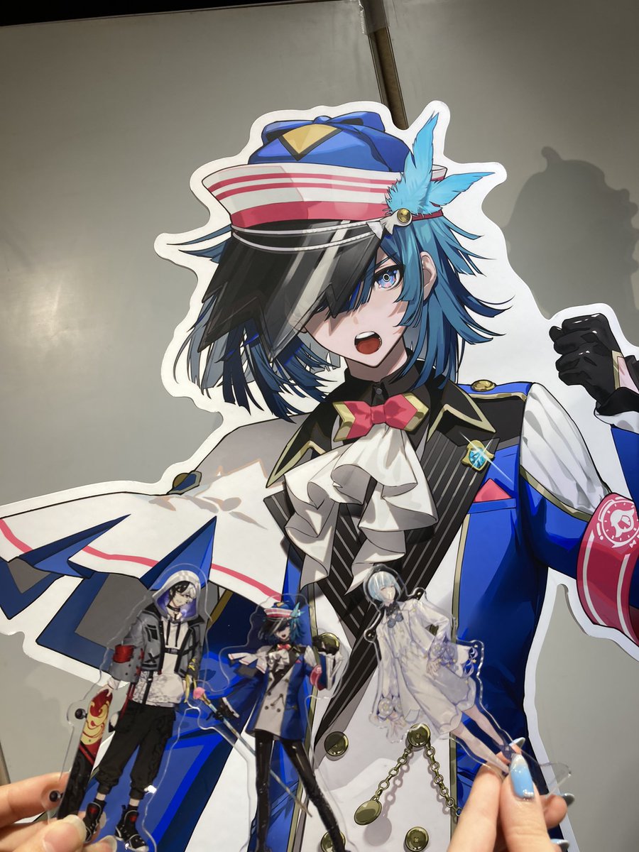 昨日撮って今日も撮りたいなって思ってたのに家にタッサムのアクスタ忘れてきた