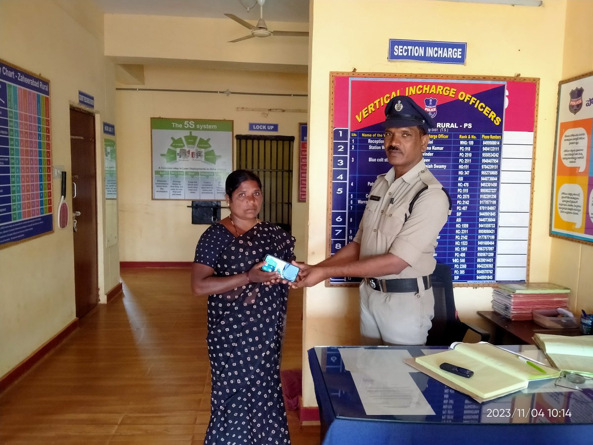 ZhbRuralPs's tweet photo. Today i have traced one mobile phone with help of CEIR application and handed over to   victim. https://t.co/1JSZ0UFHsT