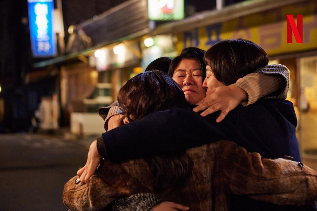 정신아 다봤어…매 회차마다 눈물쇼 
힐링드는 오랜만이라 행복하게 볼 수 있었다 
마음이 따수워져🥹
