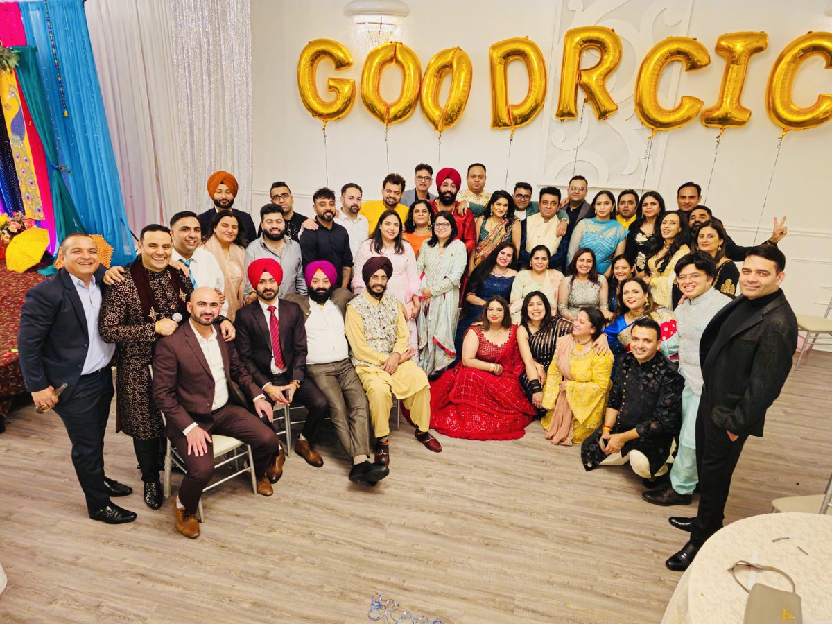 Had a fantastic time at the Good RCICs Diwali Party 2023!  It’s always wonderful meeting fellow professionals and celebrating with them. #ImmigrationConsultants #RCIC #CulturalConnection #GoodRCICs2023