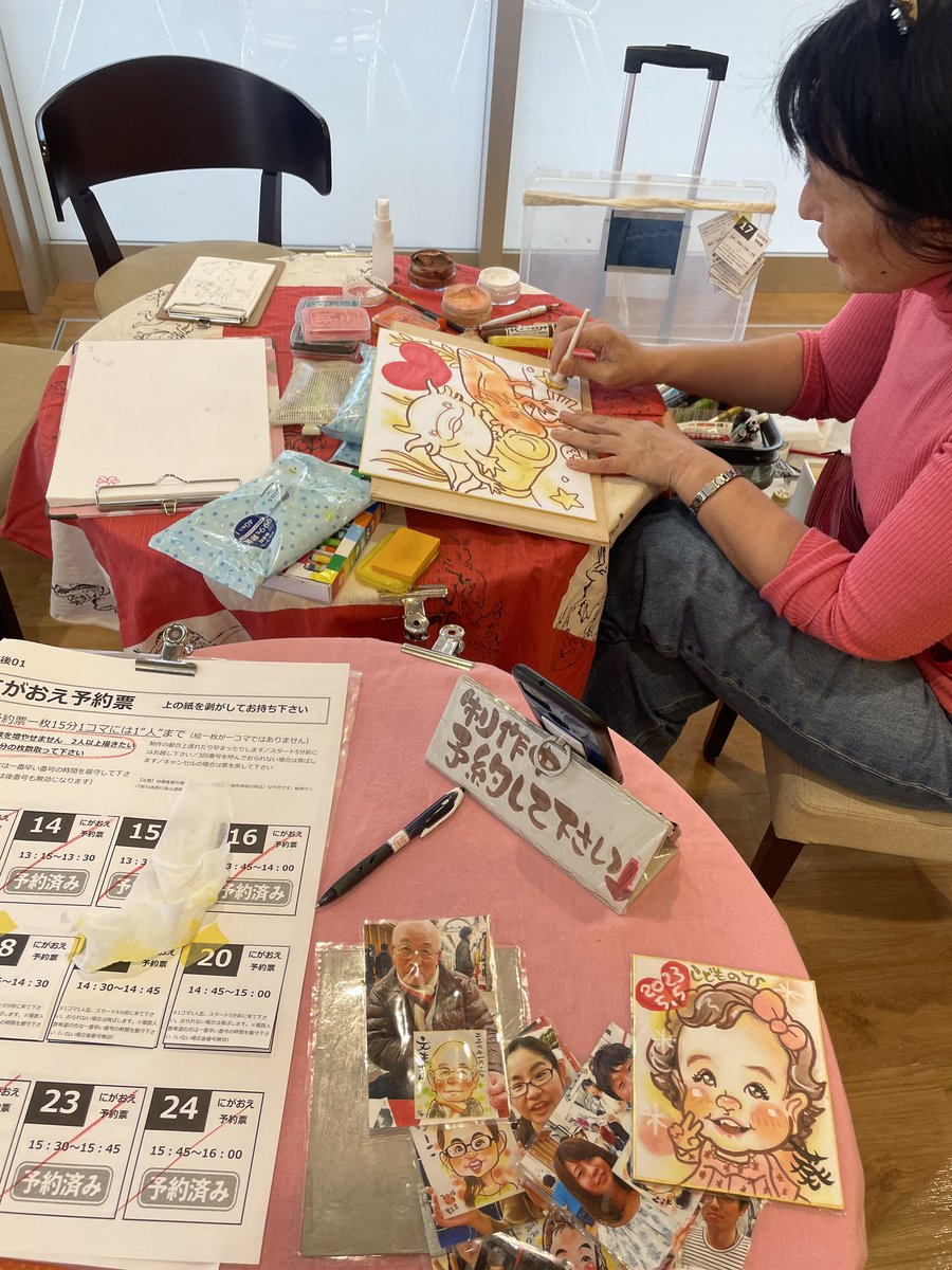 ginrou_snk's tweet photo. 昨日出店しましたダイハツマルシェin松戸南にて
似顔絵師のはぎぷーさんにうちの愛(まな)ウーパールーパーを描いていただきました🥺💕
カラシがちゃんと女の子まつ毛ついてて可愛い〜❣️

愛嬌の���る素敵な方でした✨️🍀
またお会いした時もお願いしたいです🥺 https://t.co/zyzcsu5G5M