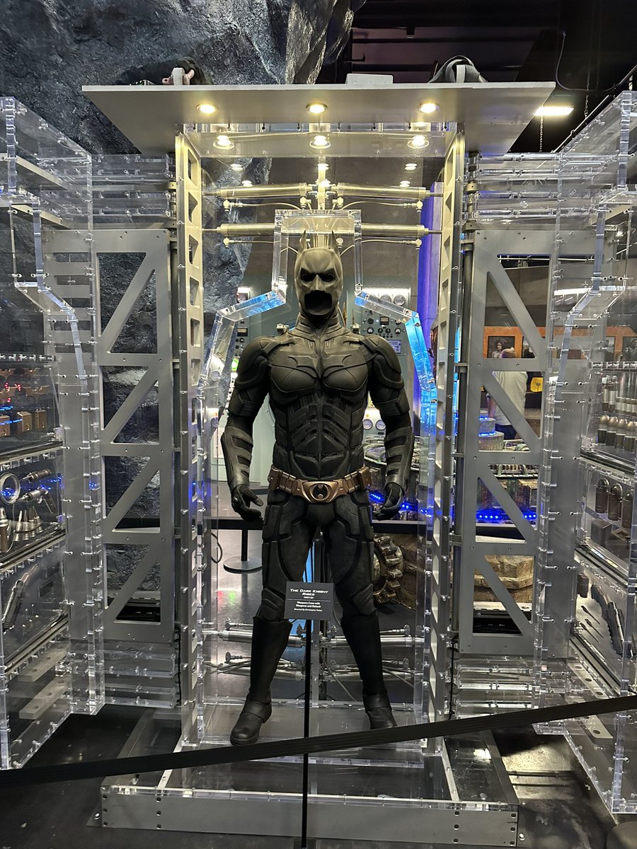 Bruce Wayne tweet media