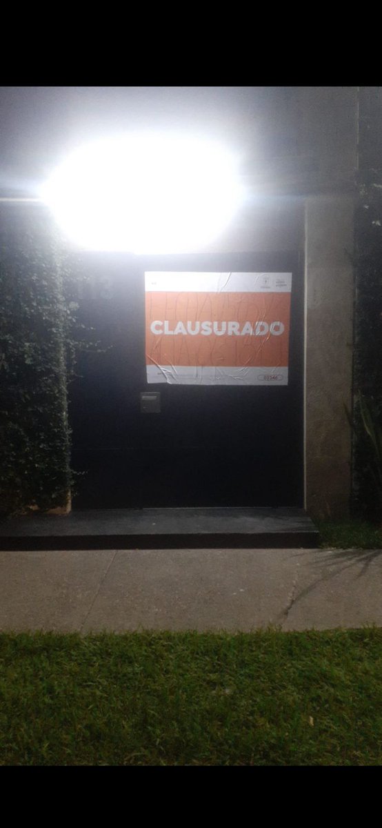 <a href="/ZapopanGob/">Gobierno de Zapopan</a> <a href="/Linea_Zapopan/">Línea 24/7 Zapopan</a> <a href="/PoliciaZapopan/">Policía de Zapopan</a> <a href="/InspZapopan/">Dirección de Inspección y Vigilancia</a> Una vez mas la finca con palancas. Circunvalacion sur 113, las fuentes. Tenemos coleccion de fotos de clausuras y lo siguen haciendo. Fiesta masiva de lugar que se renta ilegalmente para eventos. ¿Que pasa Zapopan?