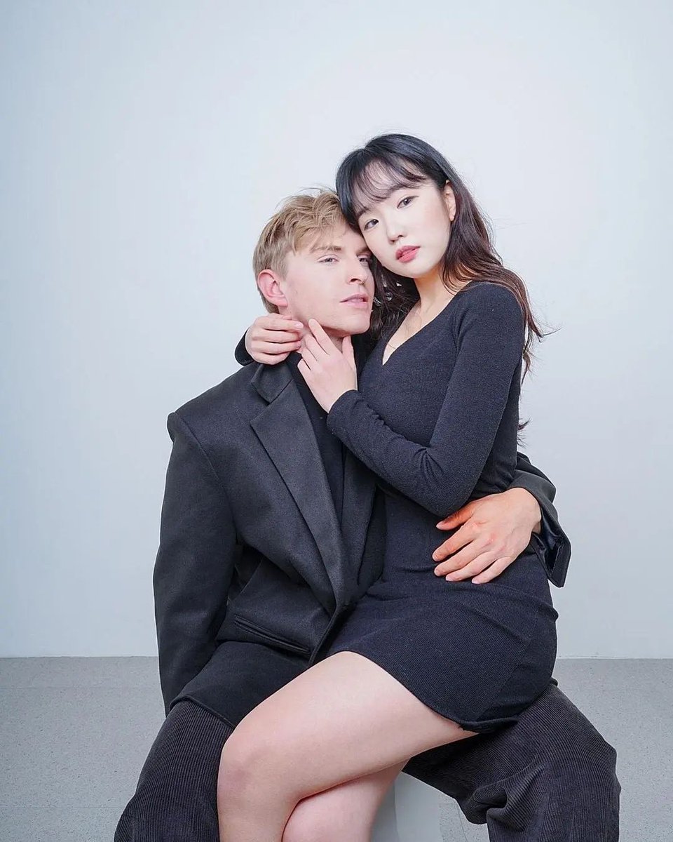wmaf_couples's tweet photo. WMAF couple # 59 - German 🇩🇪 and South Korean 🇰🇷

#wmaf #whitemaleasianfemale #interracial #interracialcouple #internationalcouple #afwm #wmaw #internationallove #whiteguysasiangirls #whiteguy #asiangirl #german #germanguy #korean #koreangirl #couple #couplelove #modelcouple https://t.co/0JJnQVB9sI