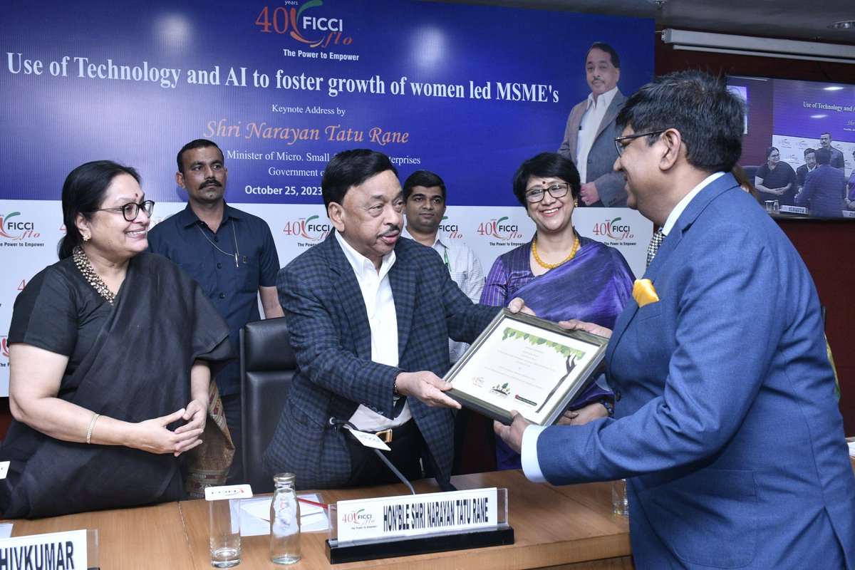 Our CEO, at the FICCI Flo event, which focused on enablers, that can foster growth of Women led MSMEs. Hon'ble Minister for MSME Shri Narayan Rane gave the key note address and honored speakers at the event.
#ficciflo #womenledmsme #msmeindia #invoicemart
#technologyadoption