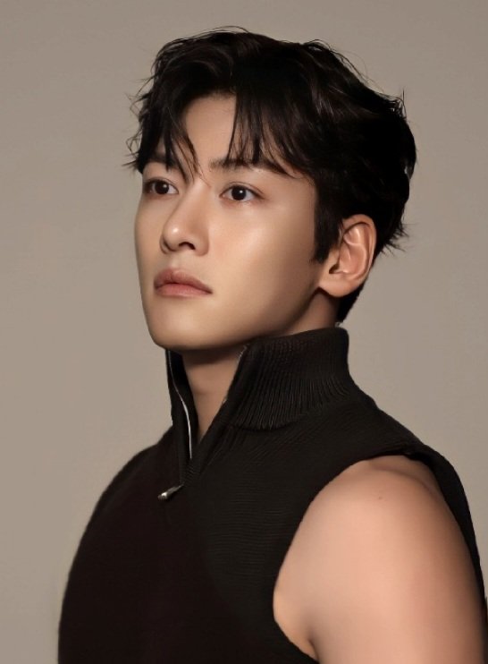 janwook's tweet photo. Handsomest 🥰🔥

Naver post
💙 https://t.co/3NNR77H0XG

#behindnthescenes 
#theworstofevil
#JiChangWook
@disneyplus https://t.co/pBEHMGIUWD
