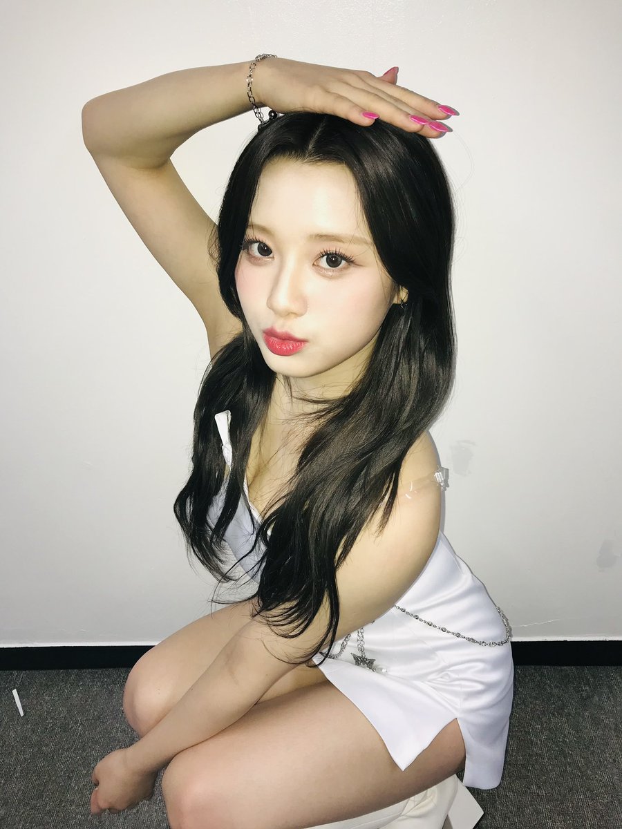 CUBE_LIGHTSUM's tweet photo. [#나영] 배경화면 추천드립니다 🤍 https://t.co/XHxZsX9XQD
