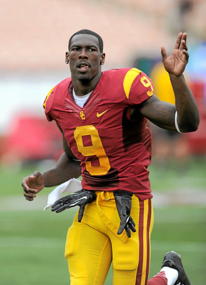 BarstoolSC's tweet photo. Beletnikoff winner Marqise Lee will lead the Trojans out of the tunnel tomorrow… #FuckWashington https://t.co/zs7FXcXwXF
