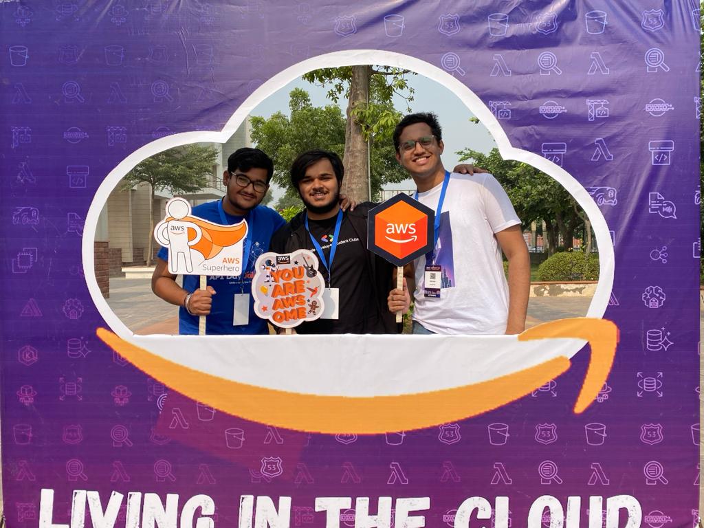 APIDayJaipur's tweet photo. We are at AWS Community Day Rajasthan 2023 ✨️

@aditya__exe @sudhanshusX
@rishijaindev @dinisha_agarwal

@awsugjaipur 👀 https://t.co/FlUBq7mH08