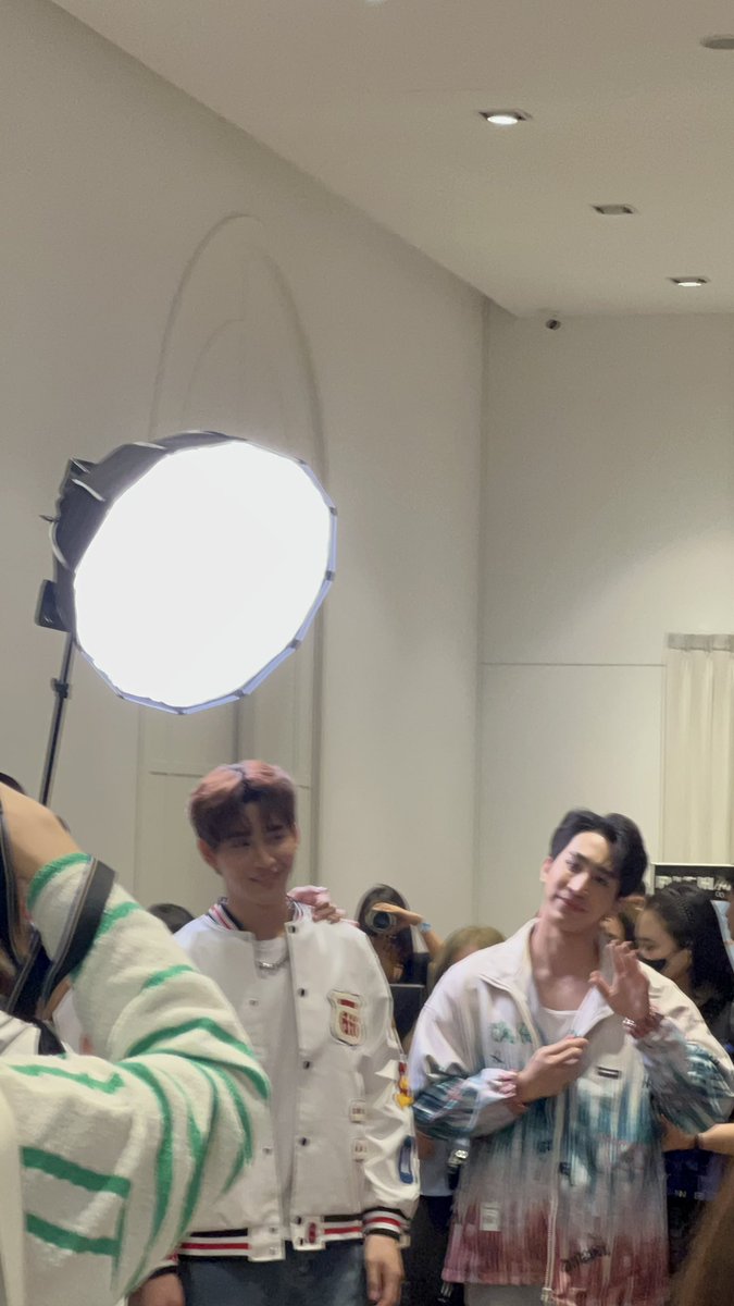 tarlocktoctac's tweet image. มือสั่นรุนแรง 😅 #OhmThitiwat #โอห์มไง #Guidekc