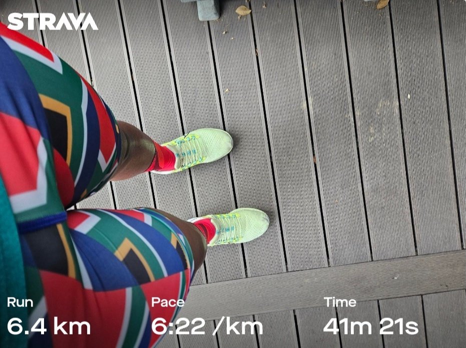 Trinitykhumalo's tweet image. Shake-out run completed.
#Shakeoutrun
#SowetoMarathon 
#Peoplesrace
#TrapnLos