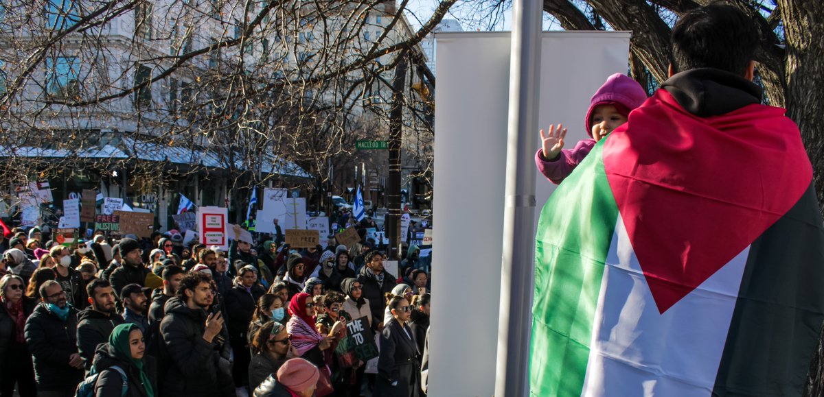 MuslimInCalgary's tweet photo. Calgarians held a protest in front of City Hall & marched down Stephens Ave in solidarity with the Palestinian cause on Oct 29, 2023.
Every Sunday, marches supporting Palestine gather a large crowd, while the opposing side draws only a few.
#savegaza #yycprotest #freepalestine https://t.co/dBEKjTVlRT