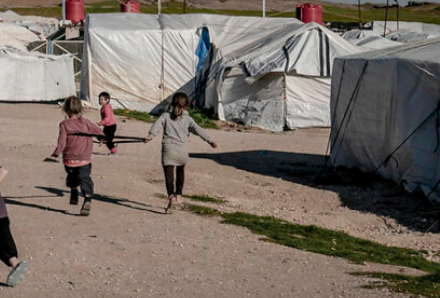 FamillesDes's tweet photo. «L’Europe et le monde attendent que nous défendions partout l’esprit des Lumières menacés dans tant d’endroits»
@EmmanuelMacron
. 
Aujourd'hui 
Camp #Roj
Nord-Est de la Syrie 
des enfants français  
se réveillent 
dans un camp de prisonniers 
. 
#RapatriezLesTous
@EmmanuelMacron https://t.co/JSWpdJyC1C