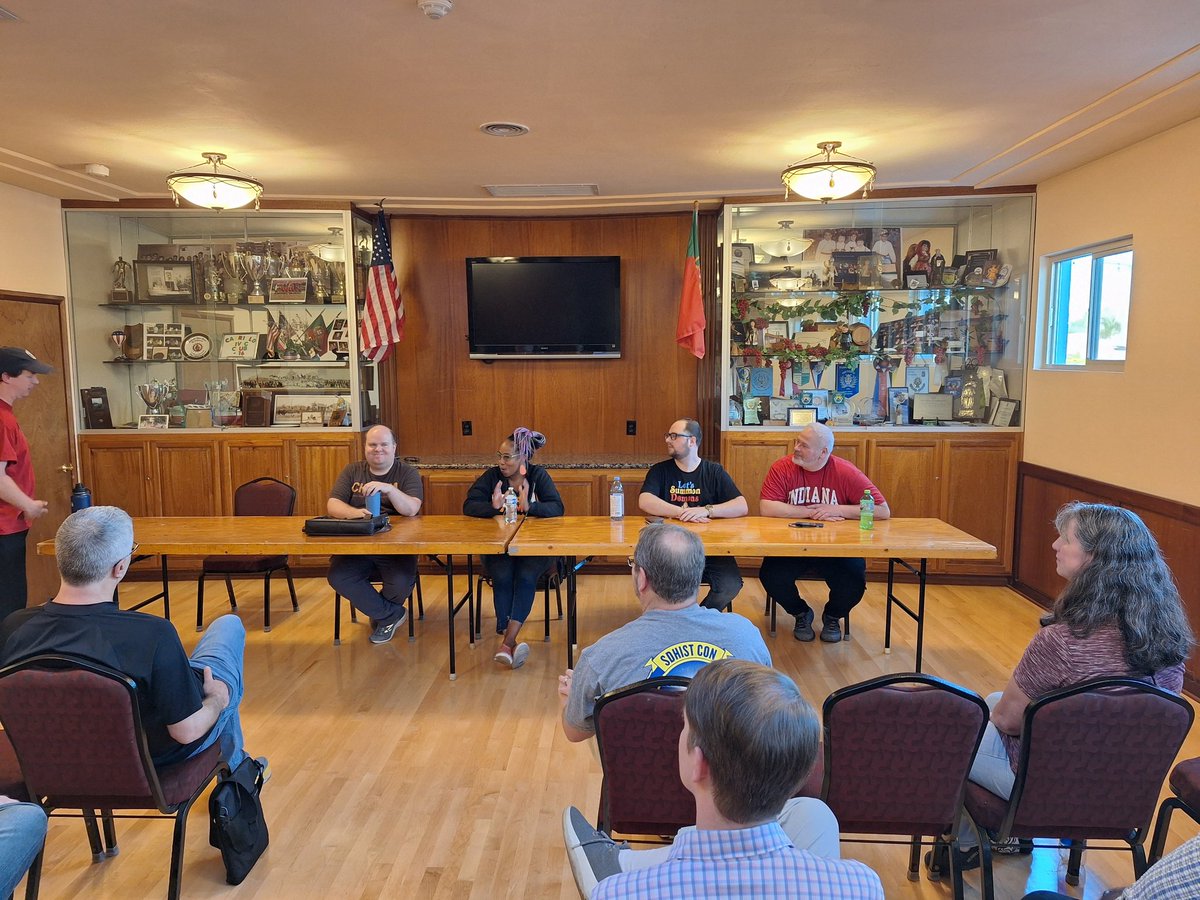 Heim66BGgeek's tweet image. Some Day One action #sdhistcon.  Great day. @SDHistCon