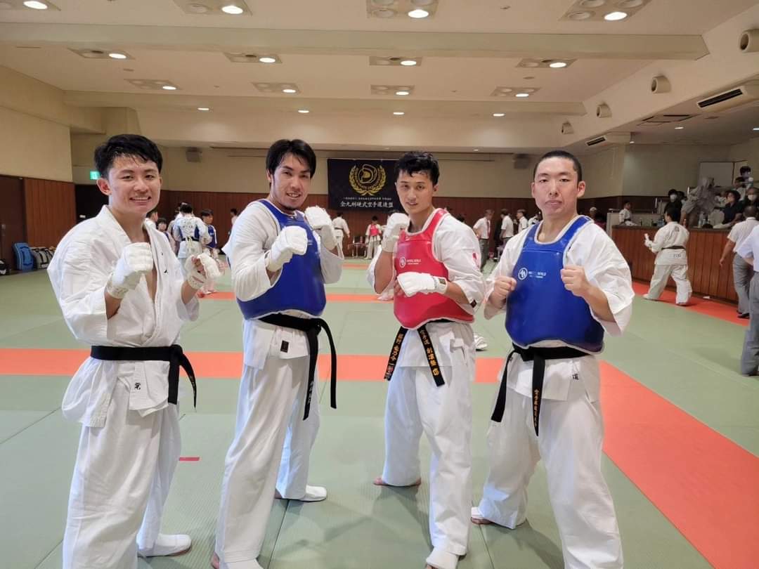 ry_vdn's tweet photo. 8/20(日)
「第3回大分県硬式空手道選手権大会」
選手200名超えの大会になりました。
一般有段で優勝、大分市長賞もゲット、副賞は花火&amp;ステーキ弁当&amp;お茶でした(原先生のアドリブ最高)。
ご参加いただいた全ての皆様、本当にありがとうございました。
#空手道 #空手拳道 #正友会 #大分 #空手 #硬式空手 https://t.co/AohBhEVodc